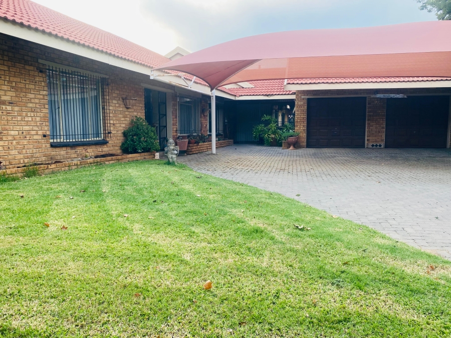 3 Bedroom Property for Sale in Roodia Free State